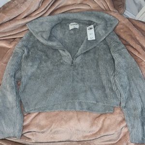 Abercrombie and Fitch cropped medium sweater